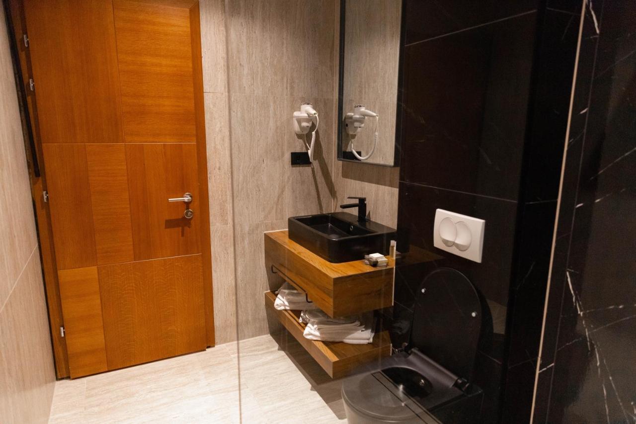 Hotel Tesara Prizren Buitenkant foto